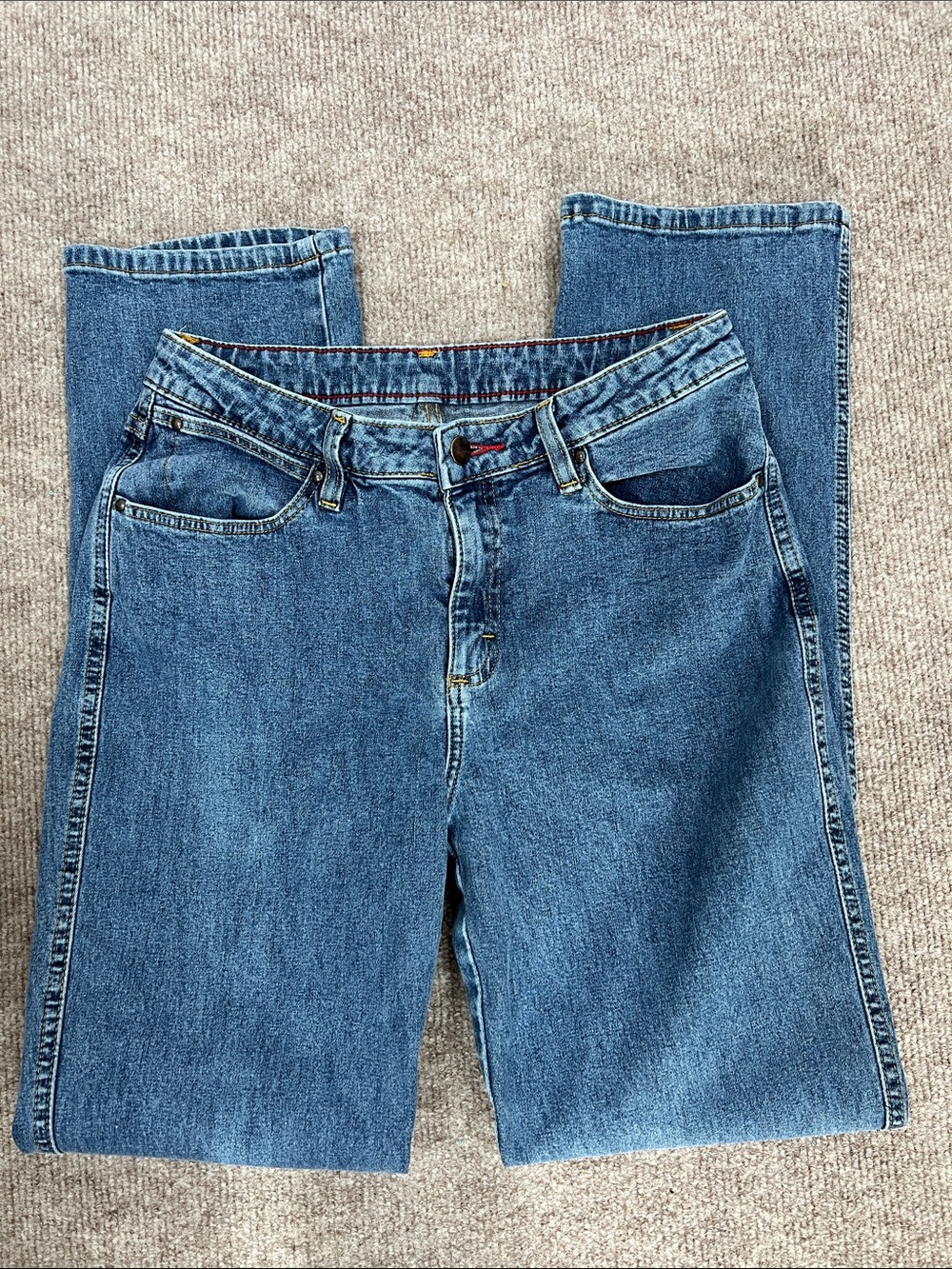 High waist women’s straight leg 7/8 Wrangler blue jeans 30” inseam